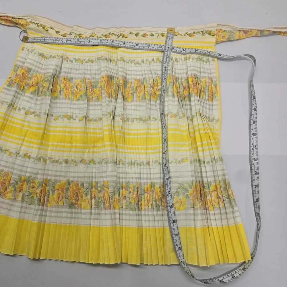 Vintage Yellow Floral Pleated Half Apron Rose Print Retro Kitchen One Size